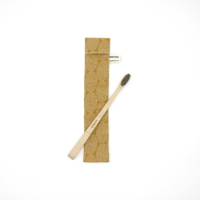 Pochette à brosse à dents